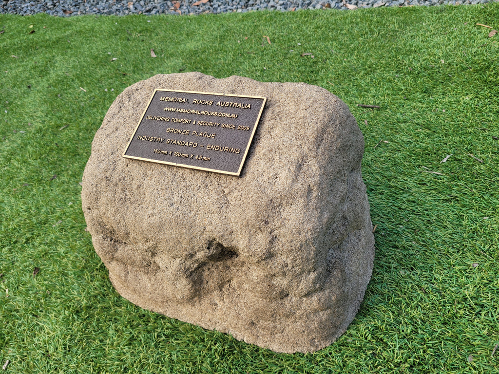 Memorial Rock Urn 1898 Medium Natural Riversand