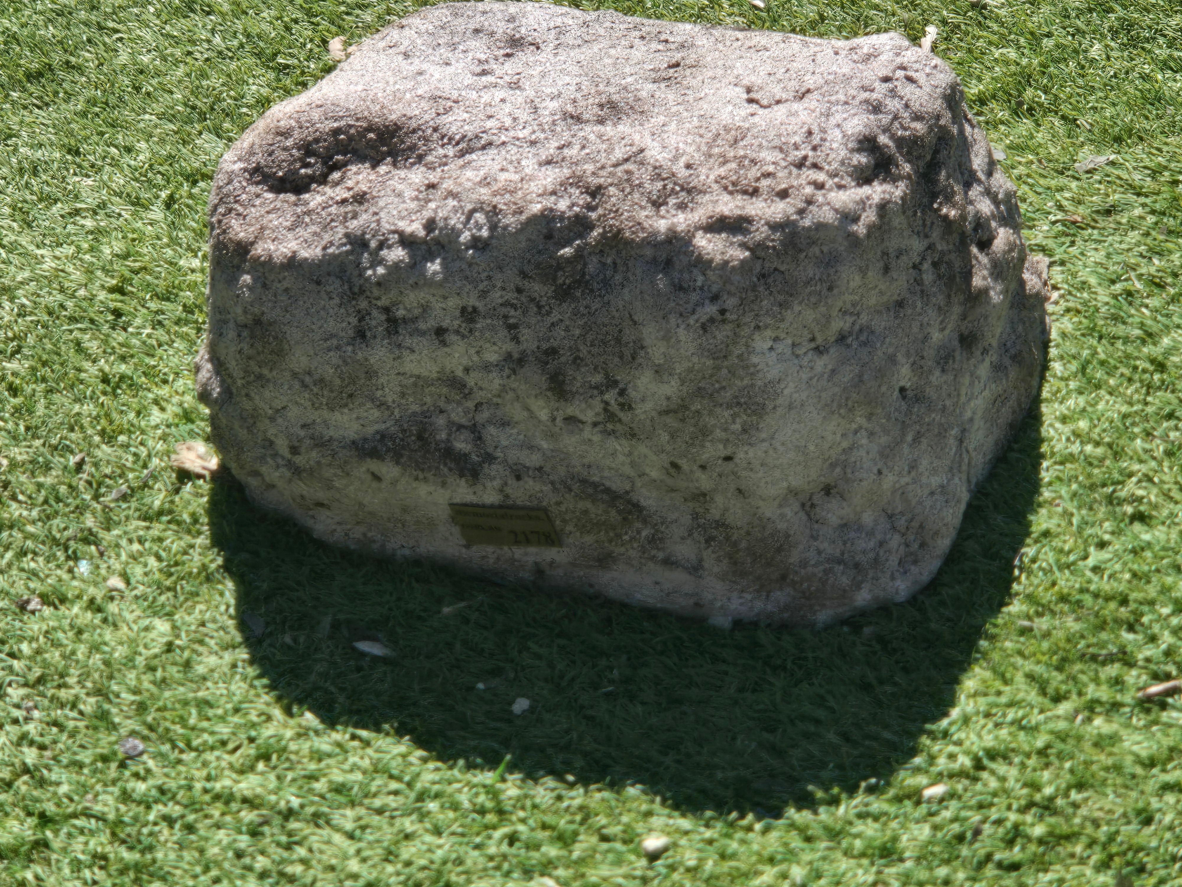 Memorial Rock Urn  2178 Regular Natural Riversand